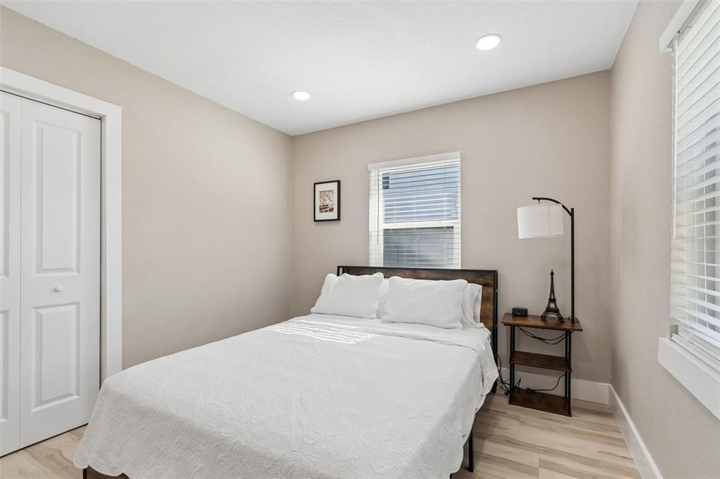 For Rent: $3,995 (4 beds, 2 baths, 1339 Square Feet)