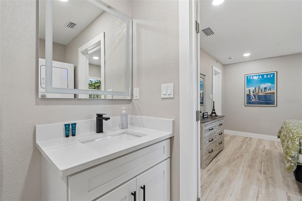 For Rent: $3,995 (4 beds, 2 baths, 1339 Square Feet)