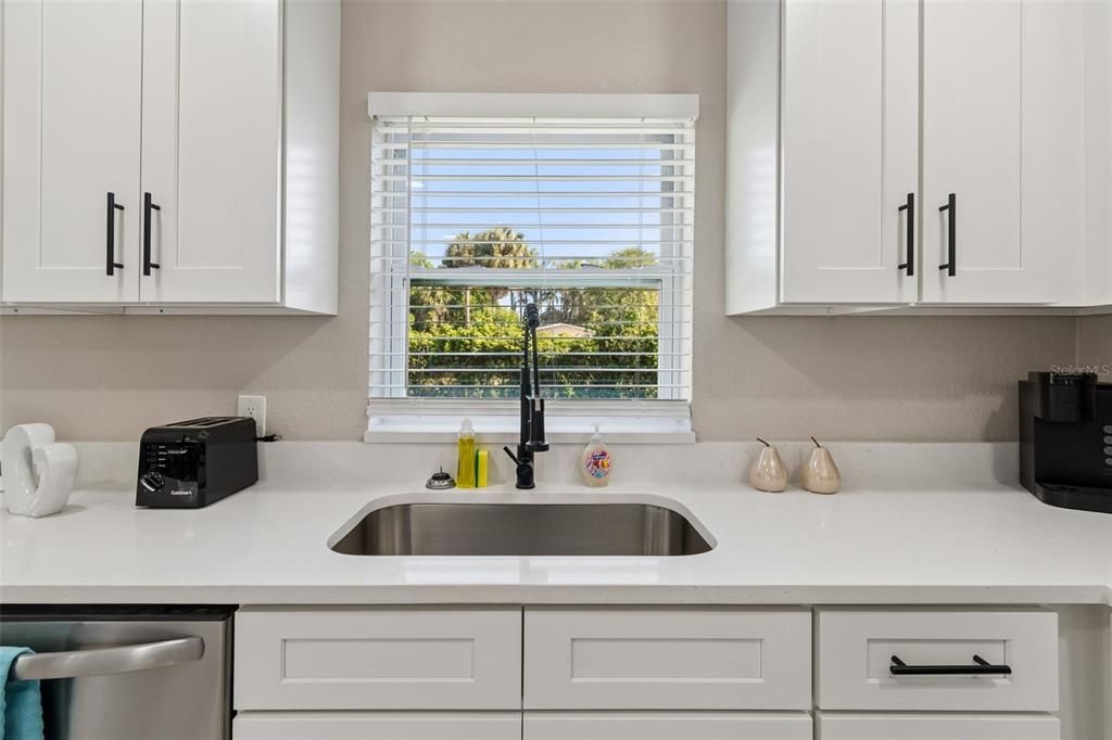 For Rent: $3,995 (4 beds, 2 baths, 1339 Square Feet)