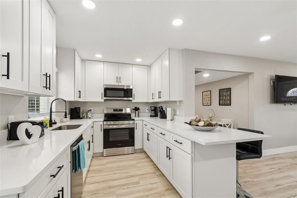 For Rent: $3,995 (4 beds, 2 baths, 1339 Square Feet)