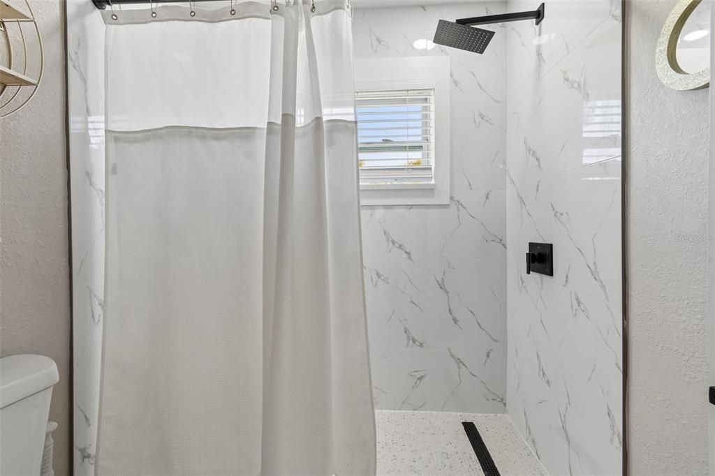 For Rent: $3,995 (4 beds, 2 baths, 1339 Square Feet)