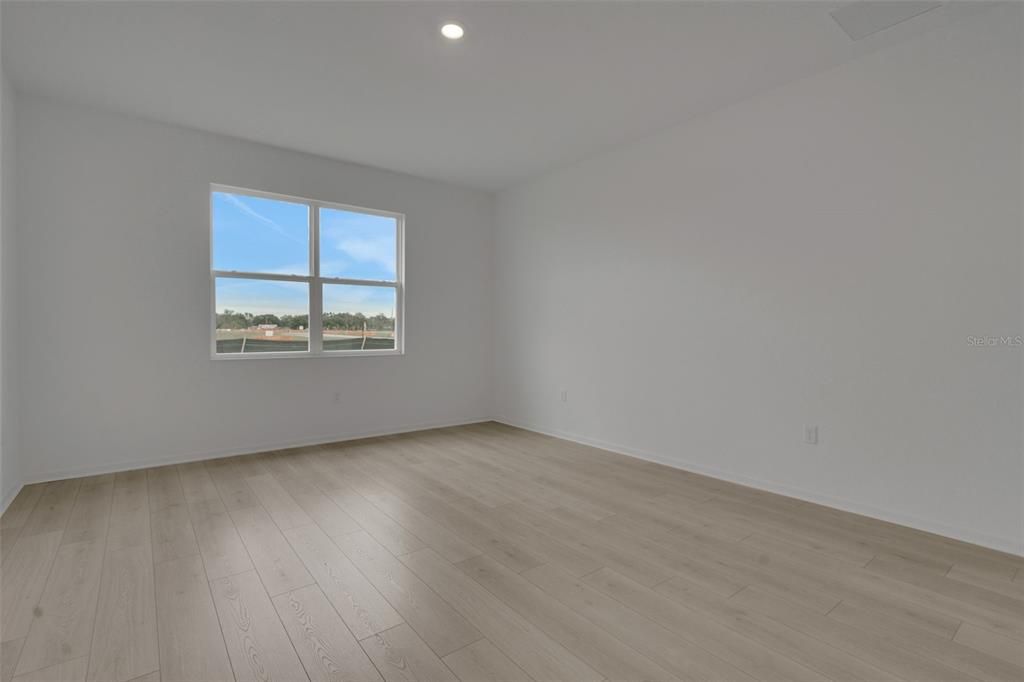 En Venta: $324,990 (4 camas, 2 baños, 1938 Pies cuadrados)