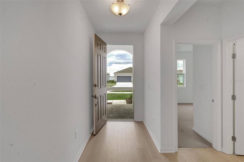En Venta: $324,990 (4 camas, 2 baños, 1938 Pies cuadrados)