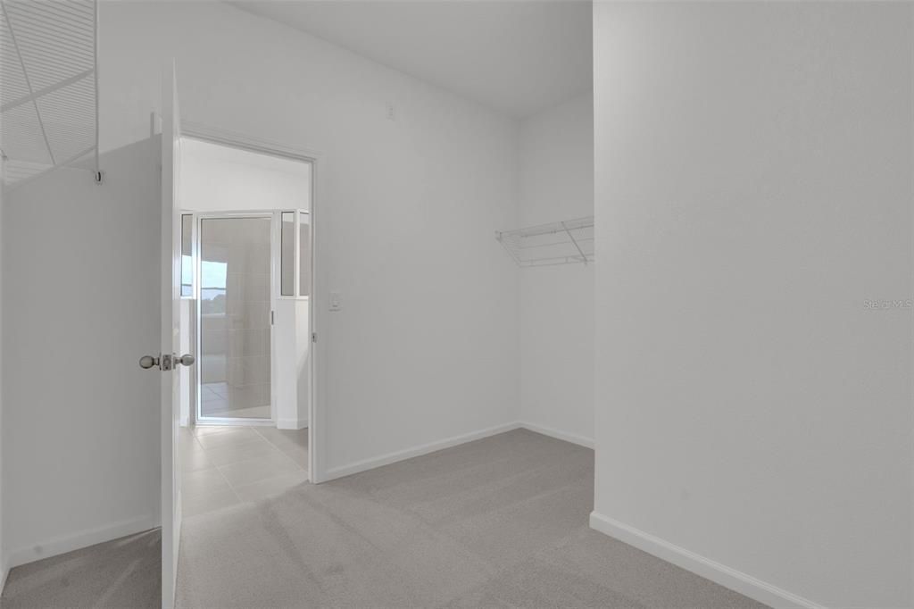 En Venta: $324,990 (4 camas, 2 baños, 1938 Pies cuadrados)
