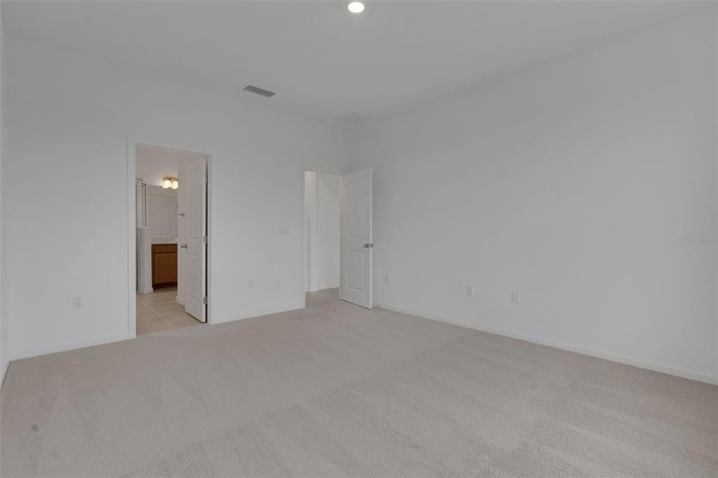 En Venta: $324,990 (4 camas, 2 baños, 1938 Pies cuadrados)