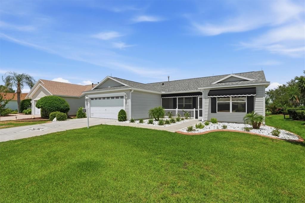 Active With Contract: $545,000 (3 beds, 2 baths, 1572 Square Feet)