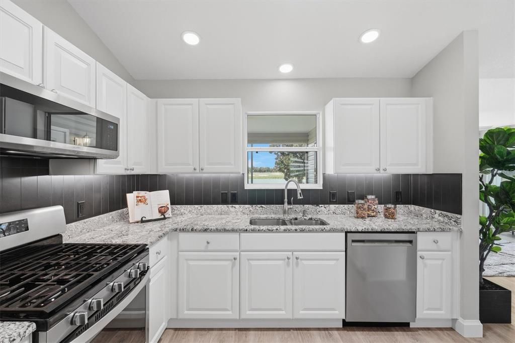 Active With Contract: $545,000 (3 beds, 2 baths, 1572 Square Feet)