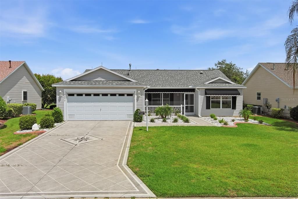 Active With Contract: $545,000 (3 beds, 2 baths, 1572 Square Feet)