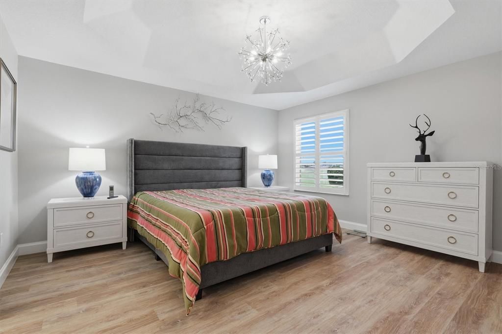 Active With Contract: $545,000 (3 beds, 2 baths, 1572 Square Feet)