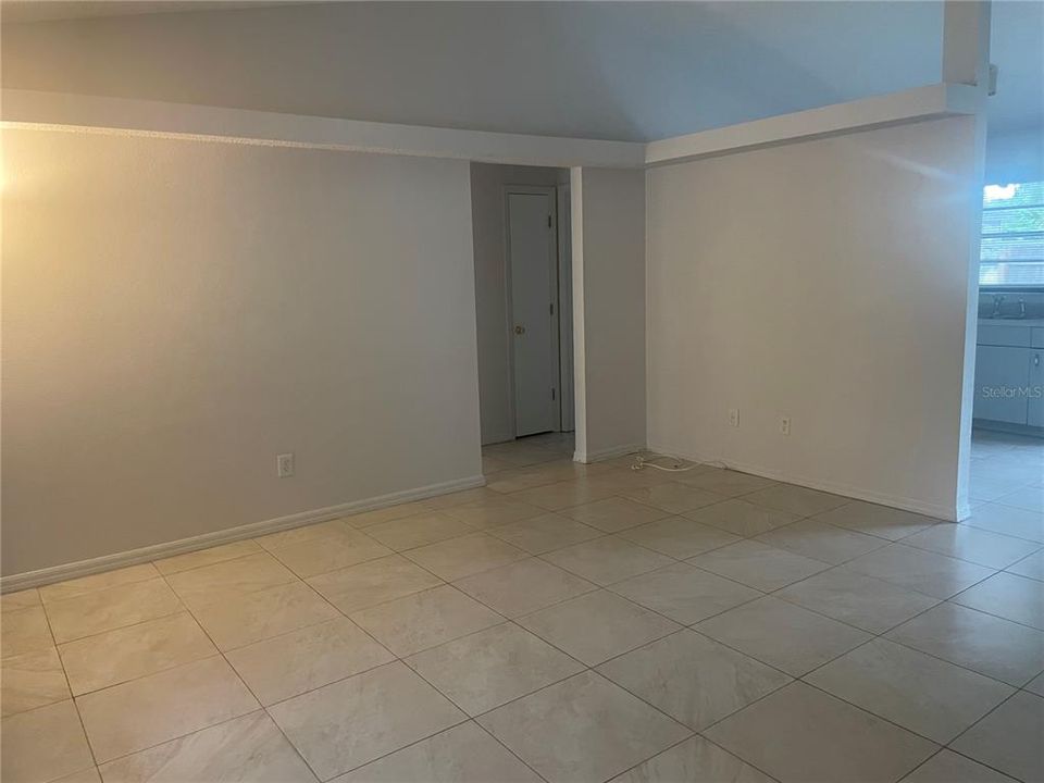 For Rent: $2,300 (3 beds, 2 baths, 1077 Square Feet)