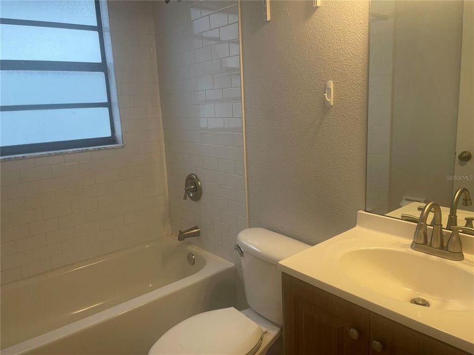For Rent: $2,300 (3 beds, 2 baths, 1077 Square Feet)