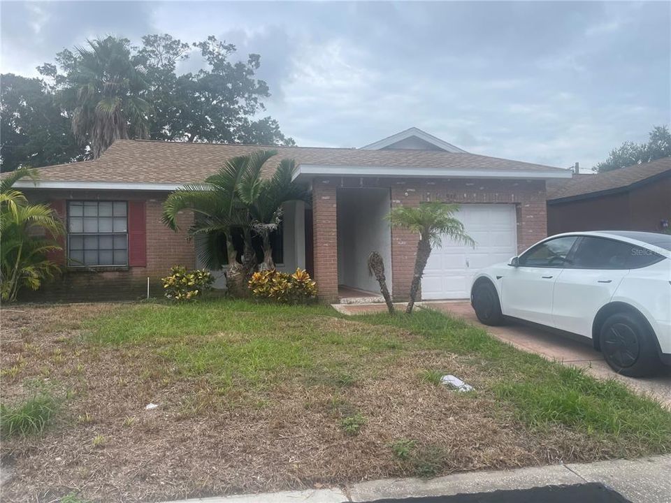 For Rent: $2,300 (3 beds, 2 baths, 1077 Square Feet)