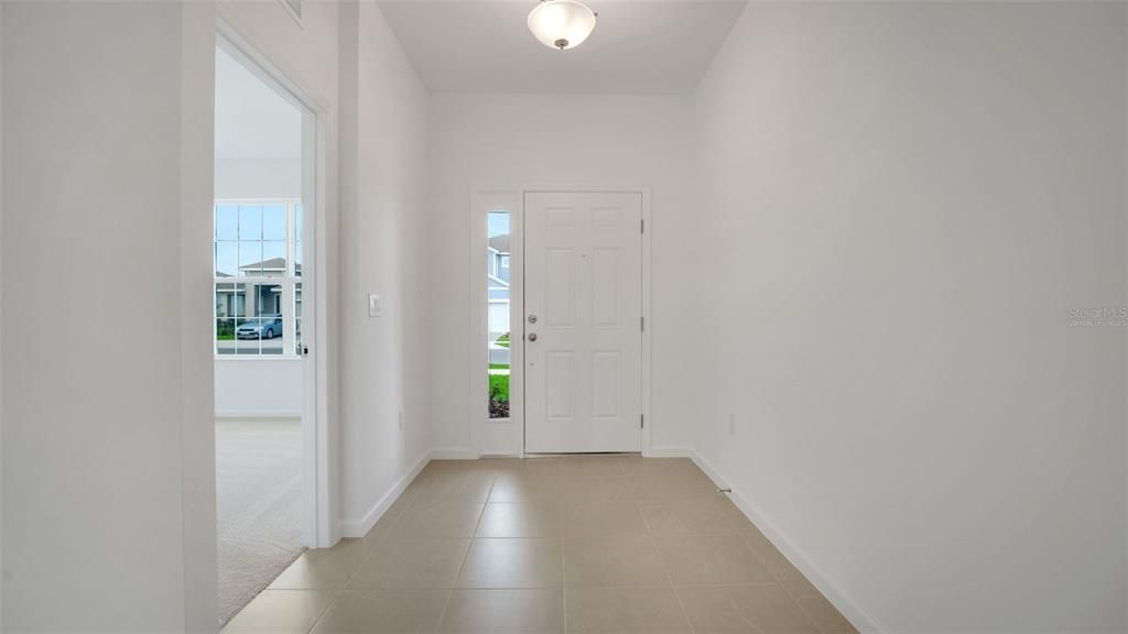 En Venta: $359,990 (4 camas, 3 baños, 2110 Pies cuadrados)