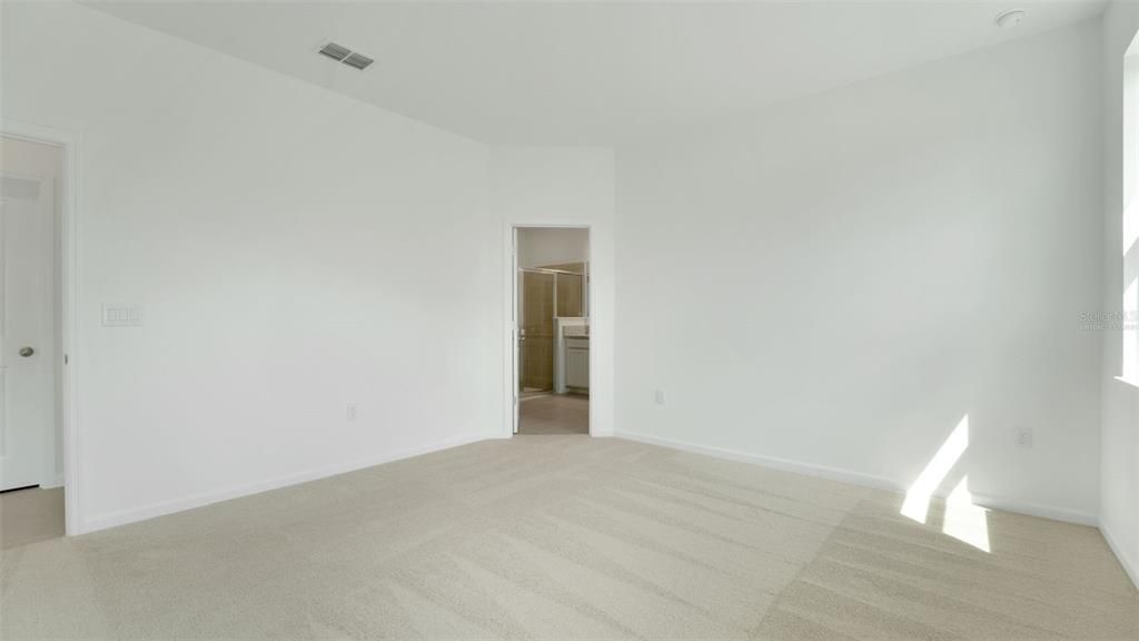 En Venta: $359,990 (4 camas, 3 baños, 2110 Pies cuadrados)
