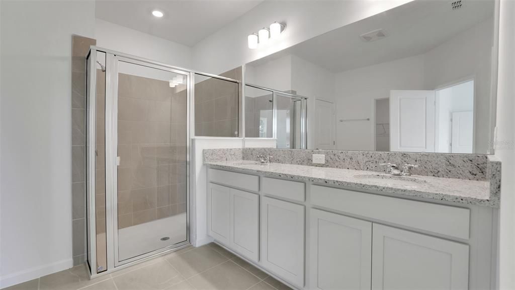 En Venta: $359,990 (4 camas, 3 baños, 2110 Pies cuadrados)