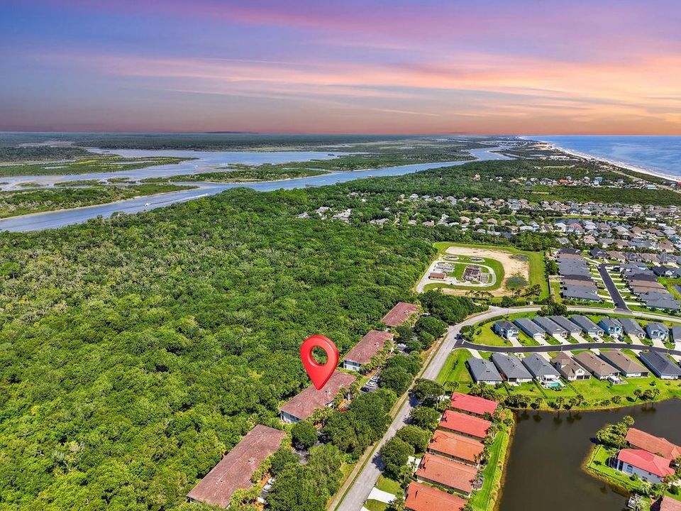 На продажу: $269,900 (2 спален, 2 ванн, 1113 Квадратных фут)