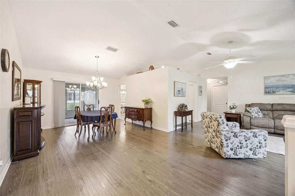 For Sale: $309,900 (3 beds, 2 baths, 1945 Square Feet)