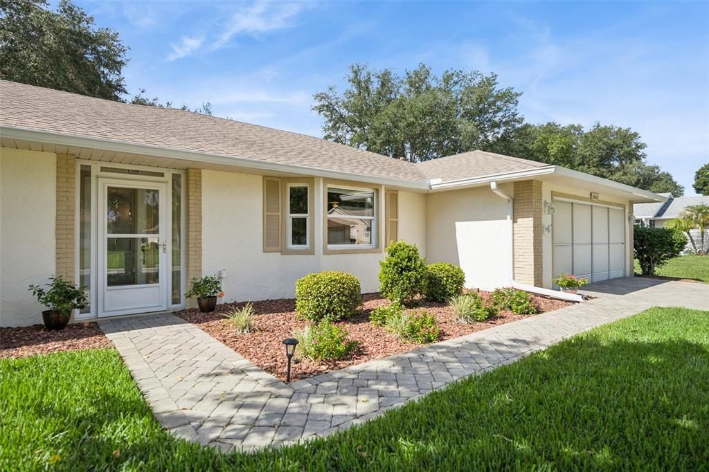 For Sale: $309,900 (3 beds, 2 baths, 1945 Square Feet)
