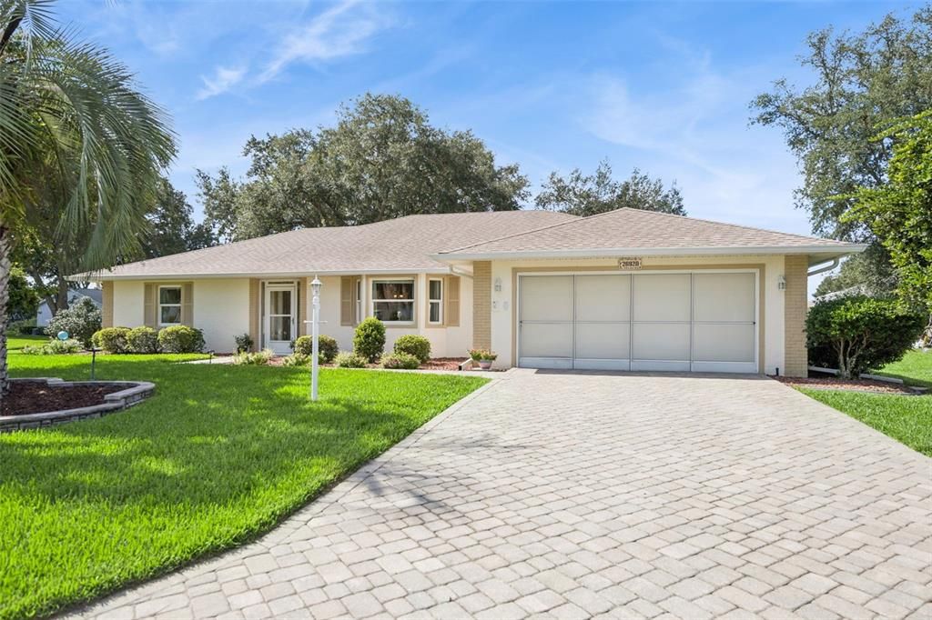 For Sale: $309,900 (3 beds, 2 baths, 1945 Square Feet)