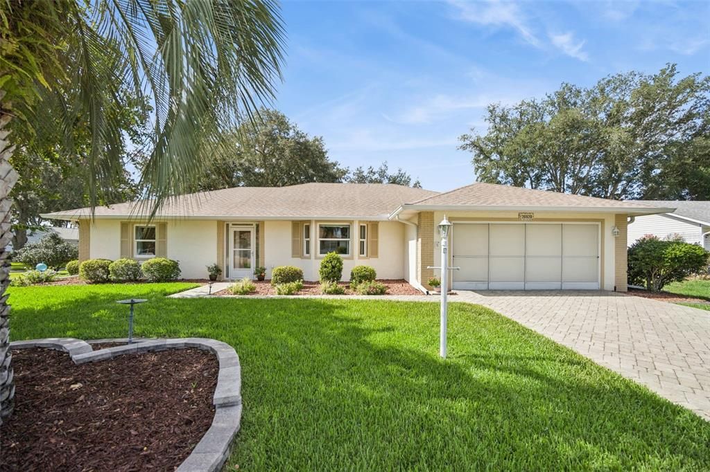 For Sale: $309,900 (3 beds, 2 baths, 1945 Square Feet)