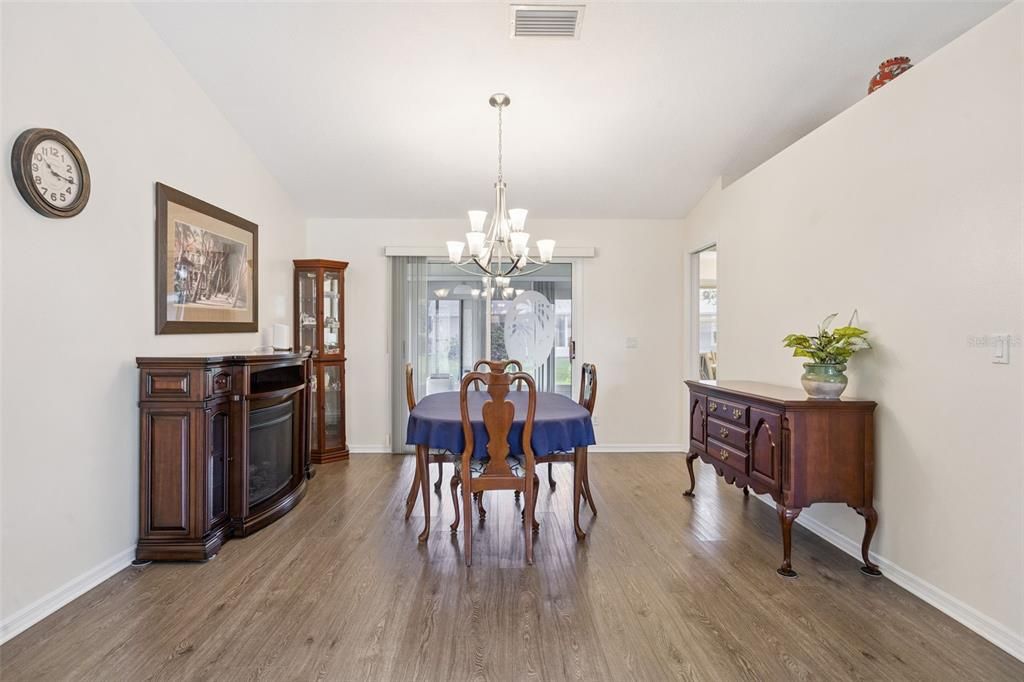 For Sale: $309,900 (3 beds, 2 baths, 1945 Square Feet)