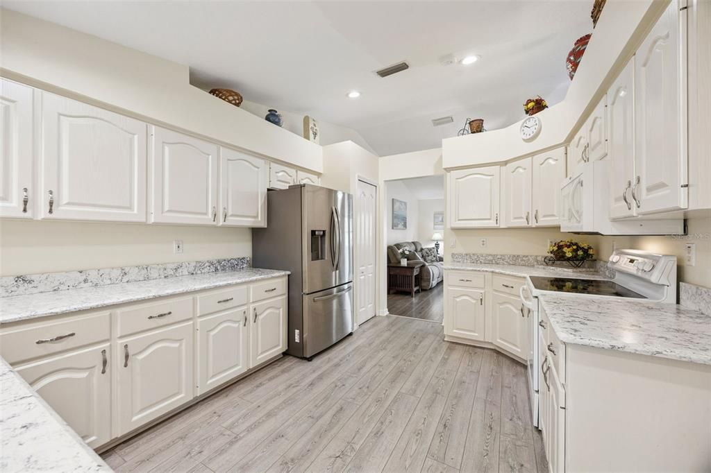 For Sale: $309,900 (3 beds, 2 baths, 1945 Square Feet)