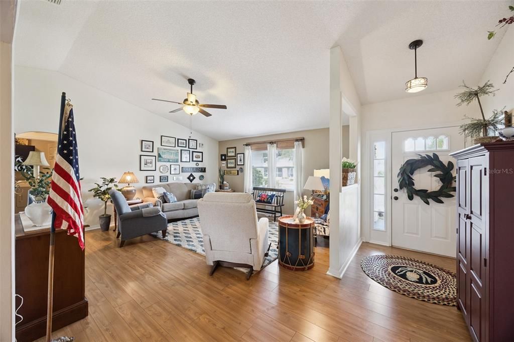 For Sale: $254,900 (2 beds, 2 baths, 1548 Square Feet)