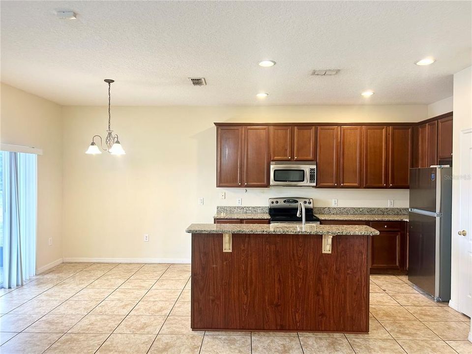 For Sale: $379,900 (3 beds, 2 baths, 1596 Square Feet)