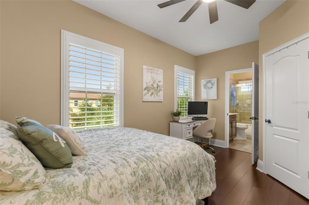 For Sale: $545,000 (4 beds, 3 baths, 2499 Square Feet)