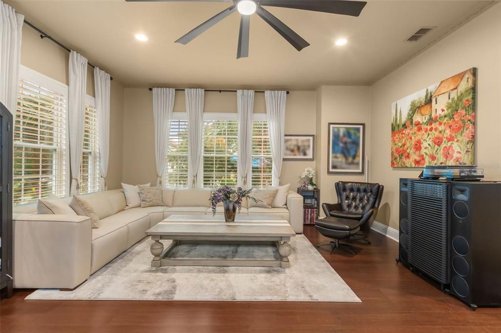 For Sale: $545,000 (4 beds, 3 baths, 2499 Square Feet)
