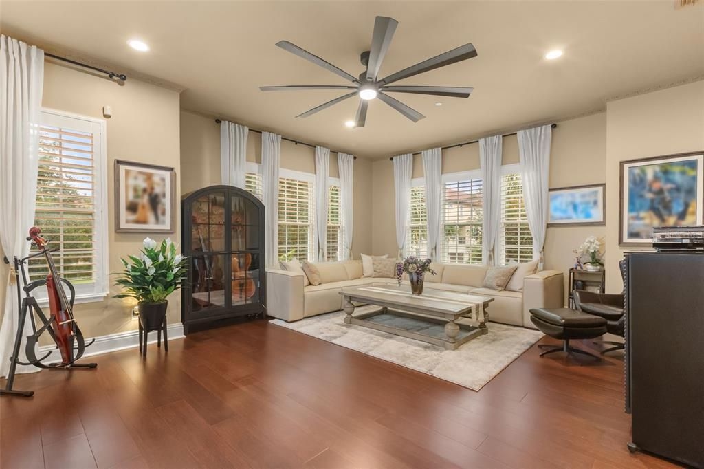 For Sale: $545,000 (4 beds, 3 baths, 2499 Square Feet)