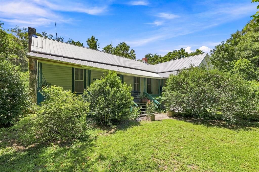 For Sale: $260,000 (3 beds, 1 baths, 1416 Square Feet)