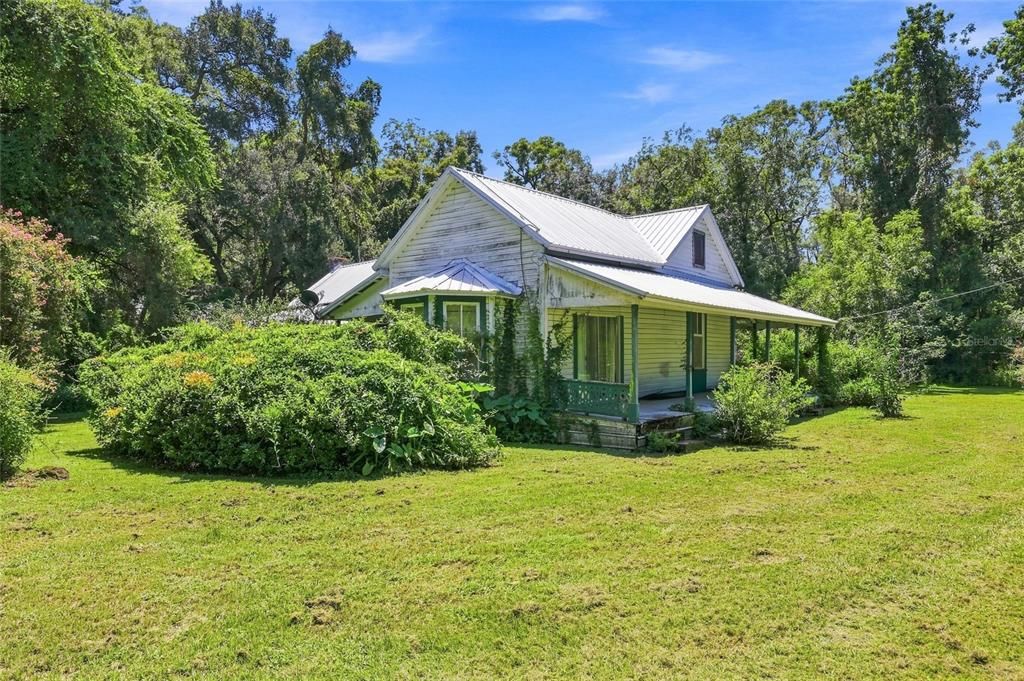 For Sale: $260,000 (3 beds, 1 baths, 1416 Square Feet)
