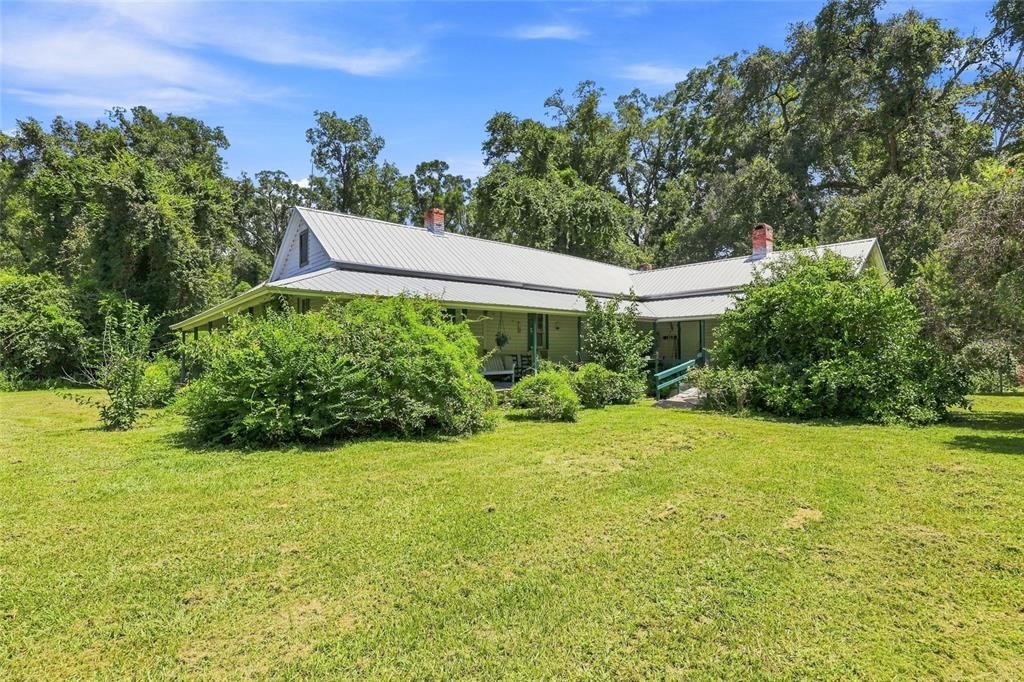 For Sale: $260,000 (3 beds, 1 baths, 1416 Square Feet)