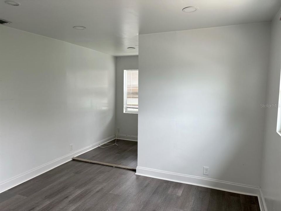 For Sale: $300,000 (2 beds, 2 baths, 1500 Square Feet)
