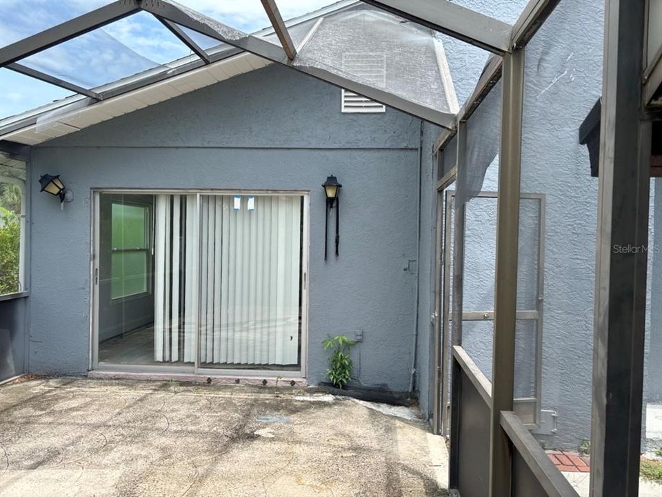 For Sale: $300,000 (2 beds, 2 baths, 1500 Square Feet)