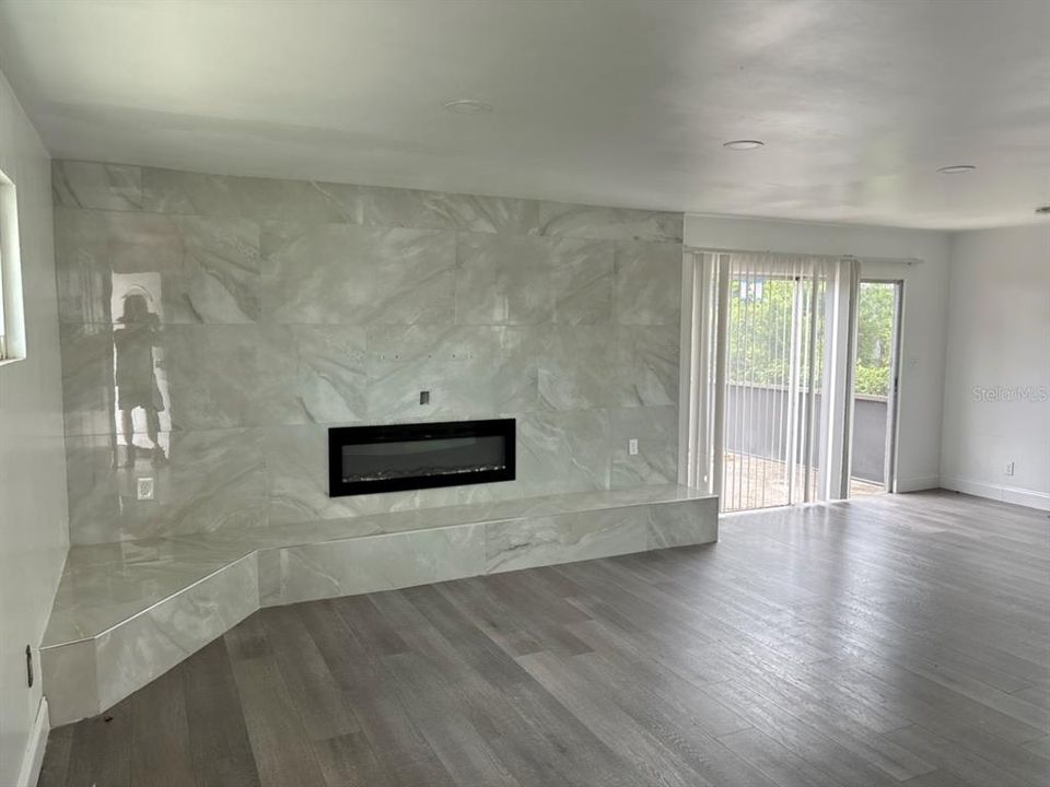 For Sale: $300,000 (2 beds, 2 baths, 1500 Square Feet)