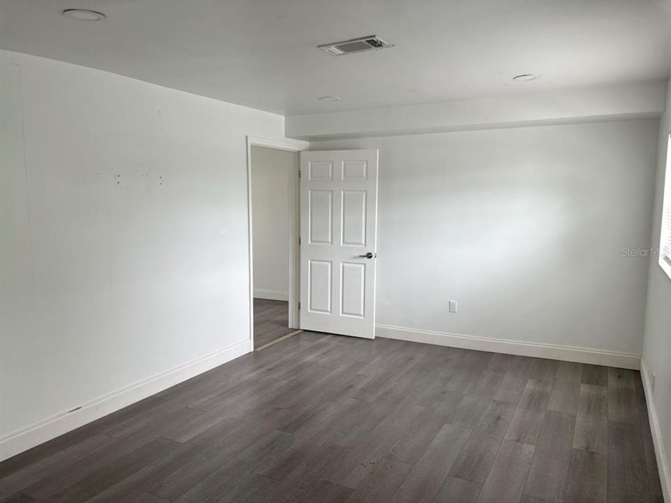 For Sale: $300,000 (2 beds, 2 baths, 1500 Square Feet)