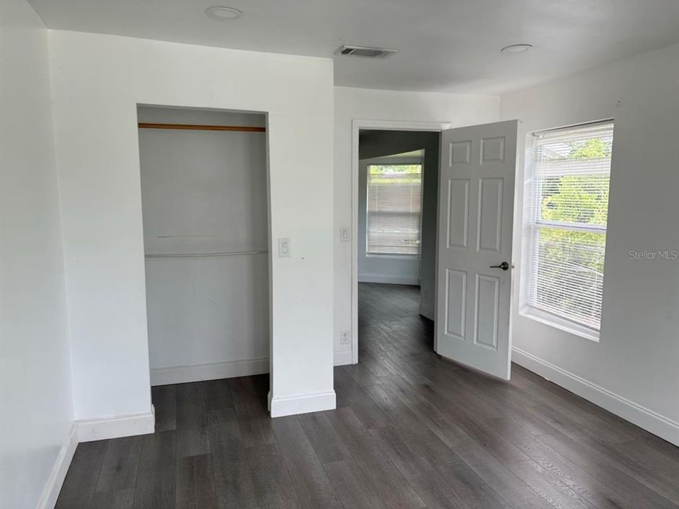For Sale: $300,000 (2 beds, 2 baths, 1500 Square Feet)