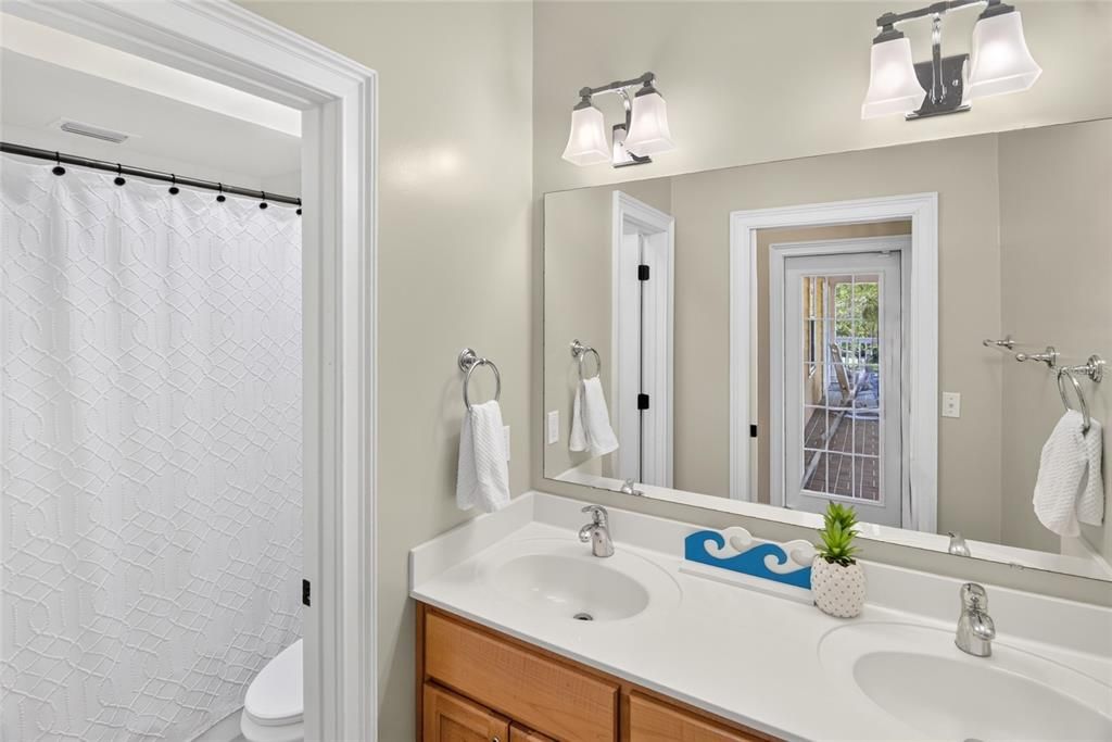 For Sale: $679,000 (4 beds, 3 baths, 2592 Square Feet)