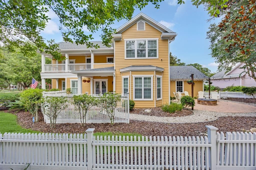 For Sale: $679,000 (4 beds, 3 baths, 2592 Square Feet)