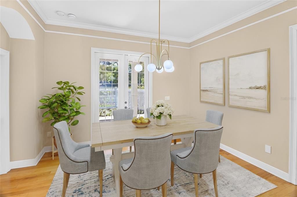 For Sale: $679,000 (4 beds, 3 baths, 2592 Square Feet)