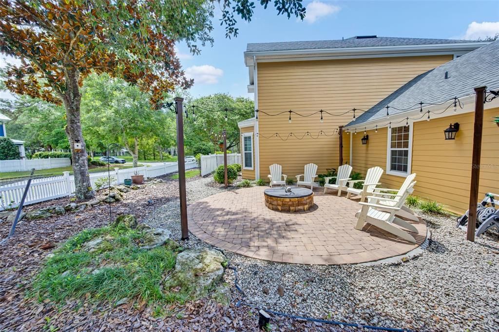 For Sale: $679,000 (4 beds, 3 baths, 2592 Square Feet)