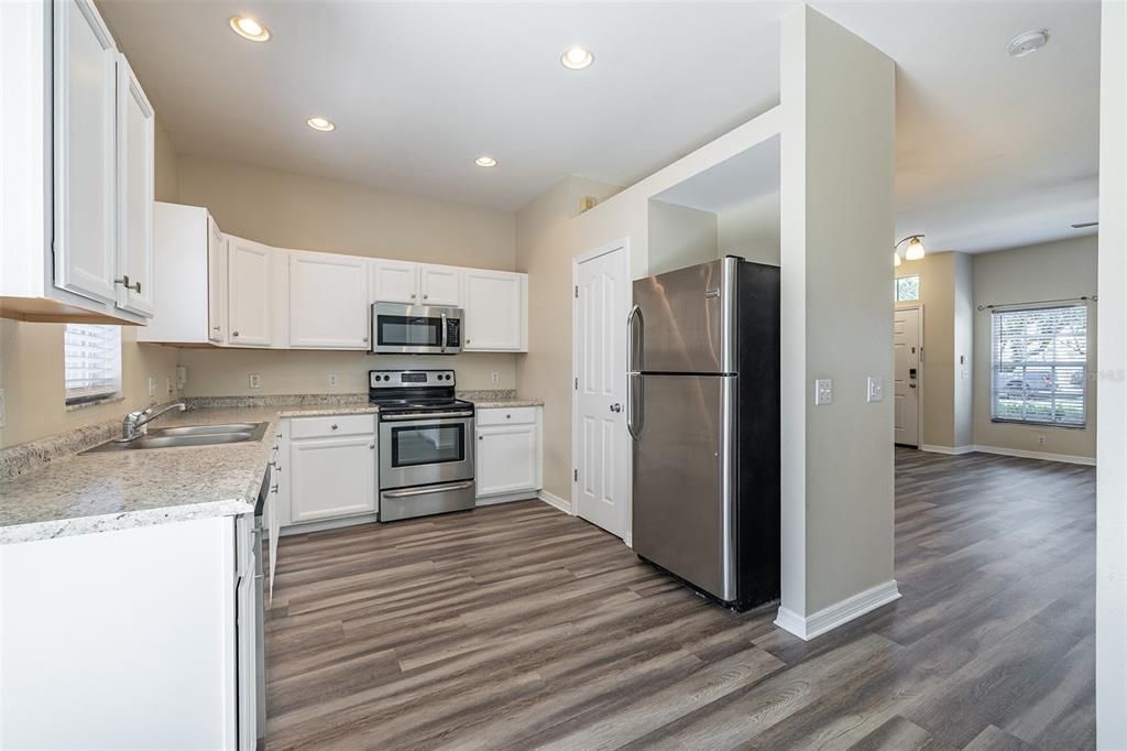 For Sale: $299,000 (3 beds, 2 baths, 1232 Square Feet)