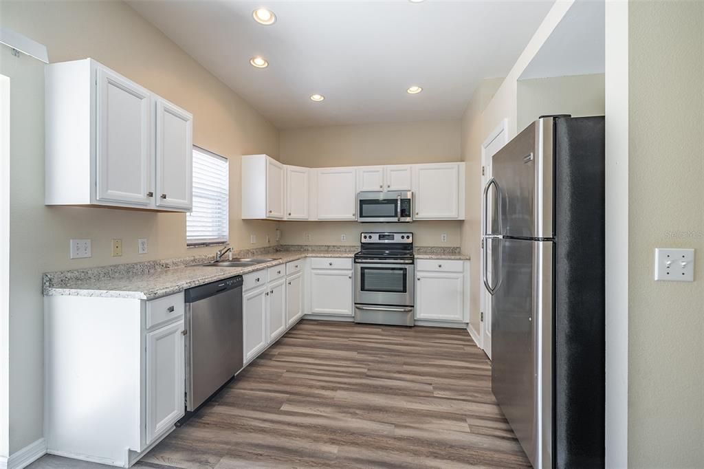 For Sale: $299,000 (3 beds, 2 baths, 1232 Square Feet)