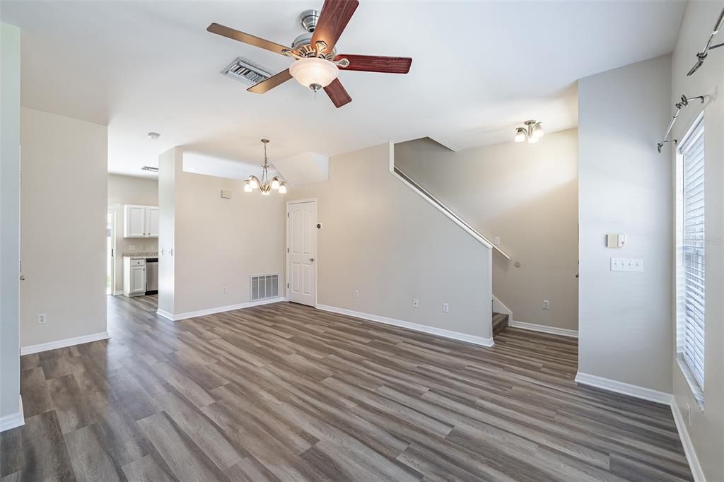 For Sale: $299,000 (3 beds, 2 baths, 1232 Square Feet)