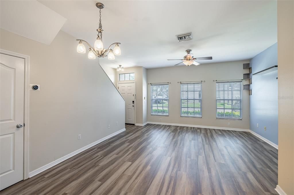 For Sale: $299,000 (3 beds, 2 baths, 1232 Square Feet)