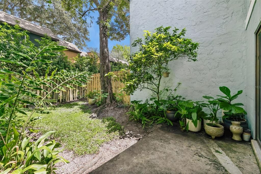 For Sale: $179,900 (2 beds, 1 baths, 1080 Square Feet)