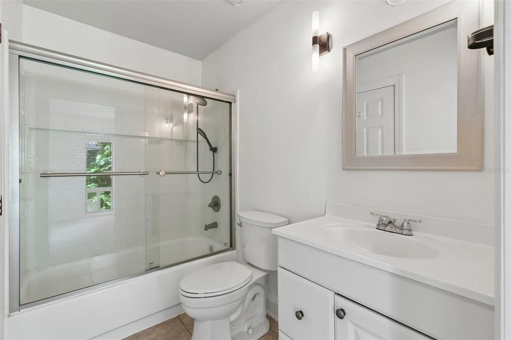 For Sale: $179,900 (2 beds, 1 baths, 1080 Square Feet)