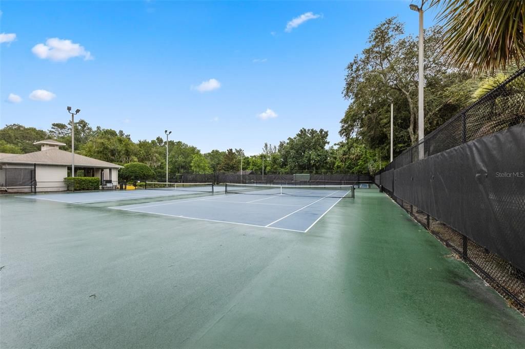 For Sale: $179,900 (2 beds, 1 baths, 1080 Square Feet)